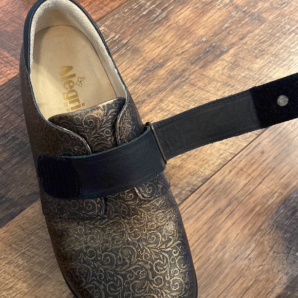 Like new Alegria clogs size 37 - Picture 5 of 5